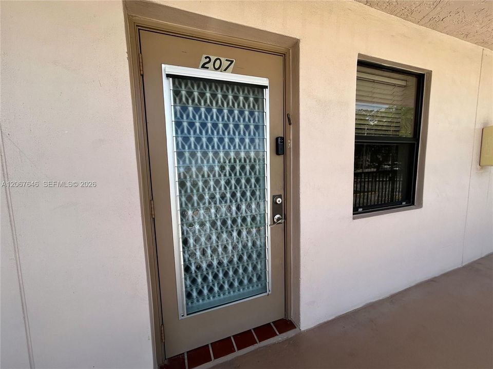 En Venta: $145,000 (2 camas, 2 baños, 815 Pies cuadrados)