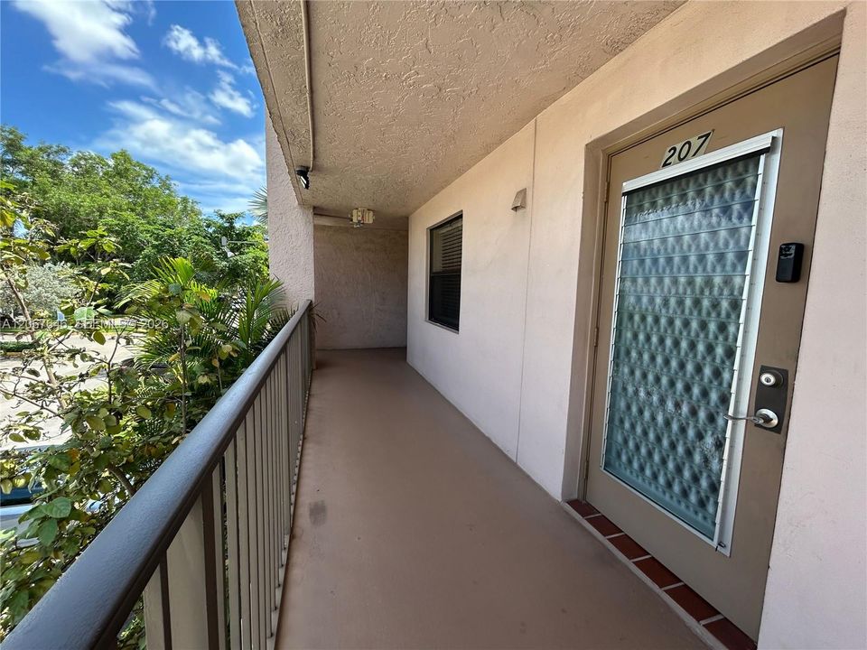 En Venta: $145,000 (2 camas, 2 baños, 815 Pies cuadrados)