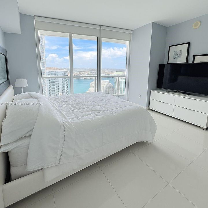 For Sale: $1,500,000 (2 beds, 2 baths, 1633 Square Feet)