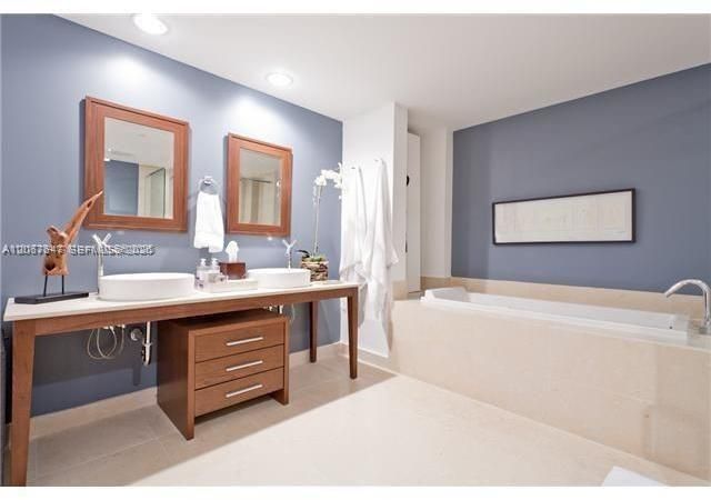 For Sale: $1,500,000 (2 beds, 2 baths, 1633 Square Feet)