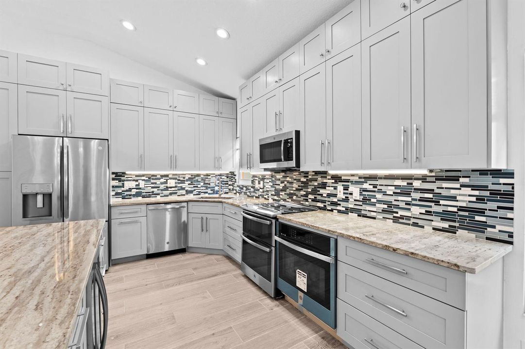 11-web-or-mls-A7405793