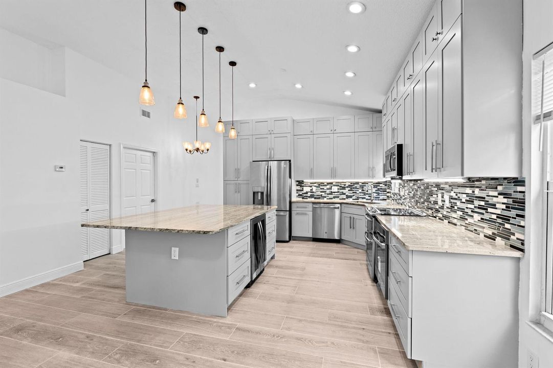 8-web-or-mls-A7405790