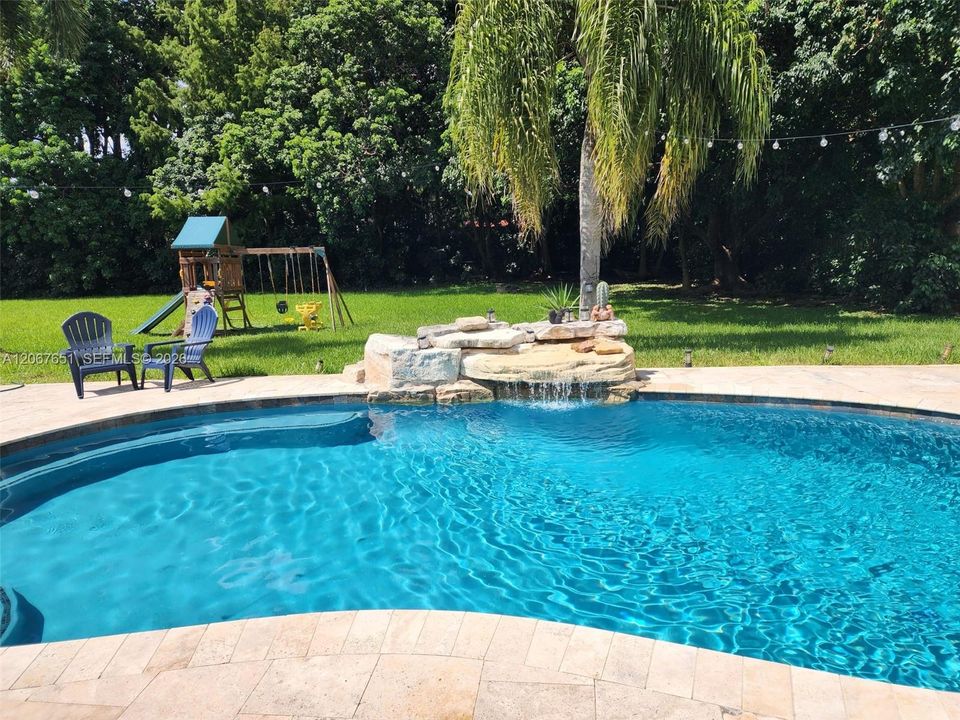For Sale: $1,590,000 (5 beds, 3 baths, 2996 Square Feet)