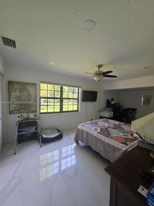 For Sale: $1,590,000 (5 beds, 3 baths, 2996 Square Feet)