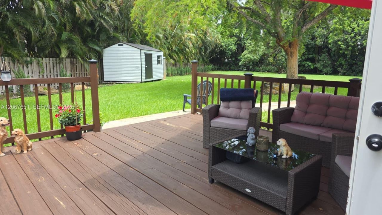 For Sale: $1,590,000 (5 beds, 3 baths, 2996 Square Feet)