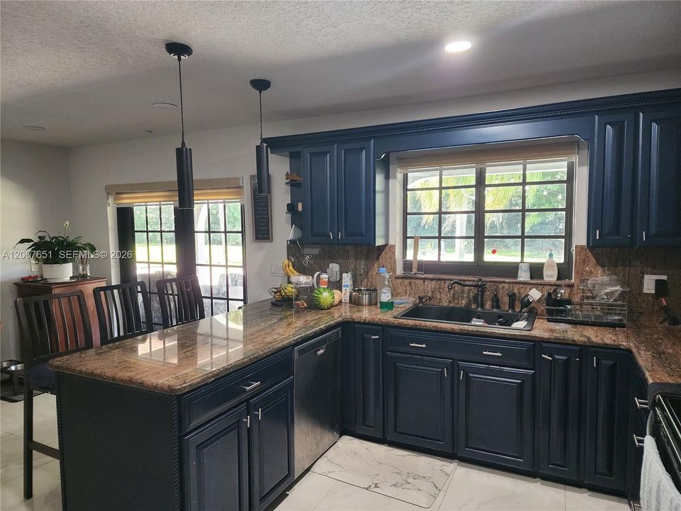 For Sale: $1,590,000 (5 beds, 3 baths, 2996 Square Feet)