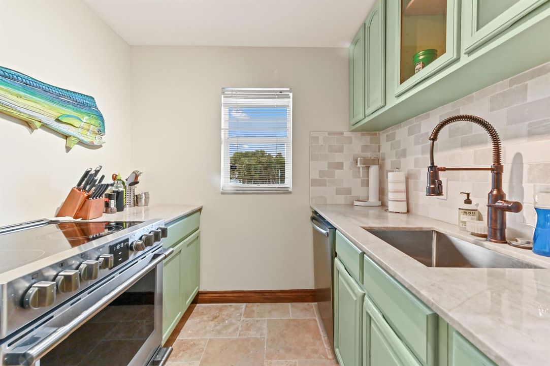 08 kitchen 03