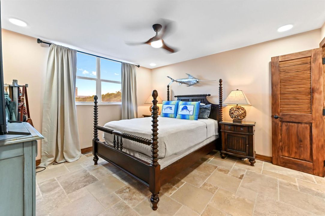 16 bedroom 02