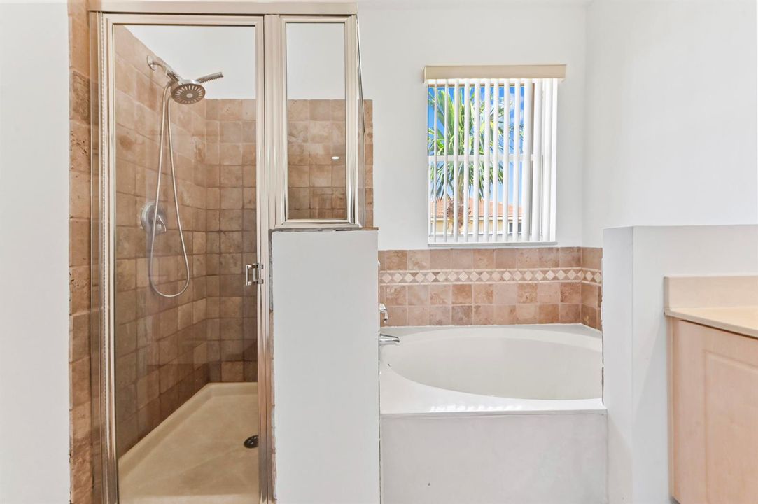 39 Bathroom 02