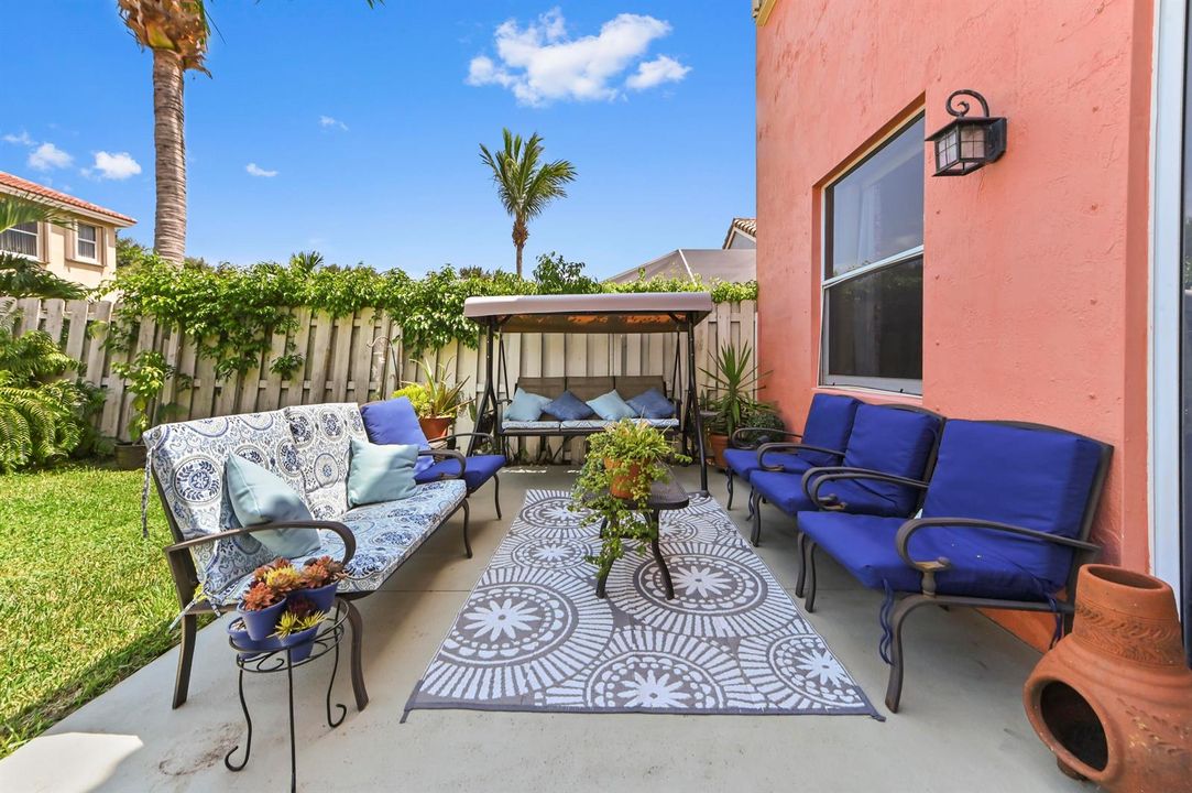 40 patio 01