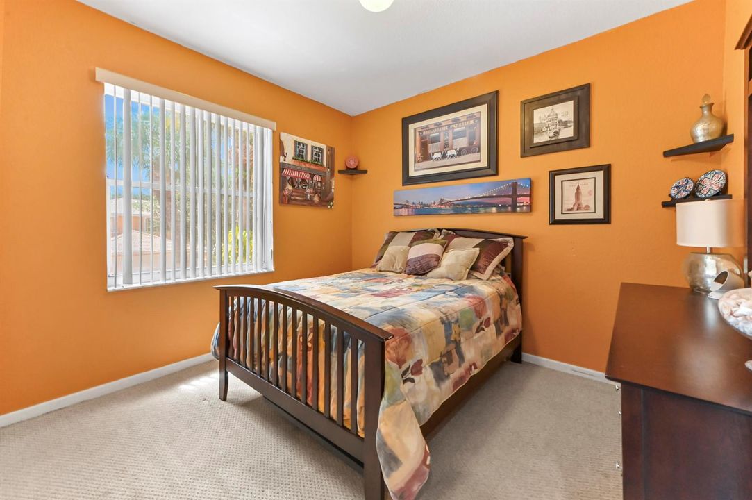 30 Bedroom 01