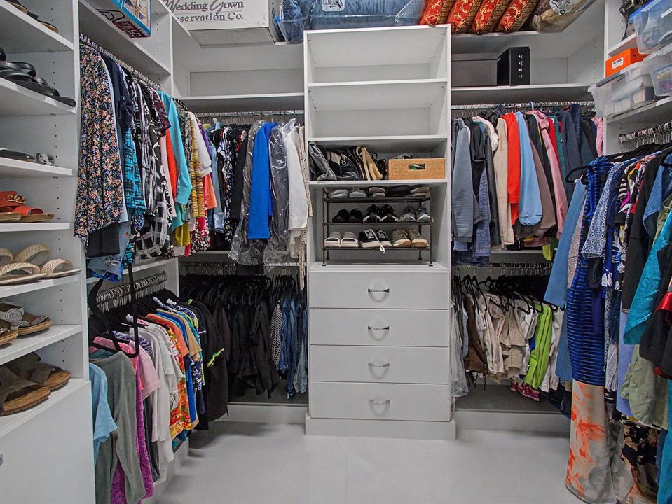 Master Walk In Closet