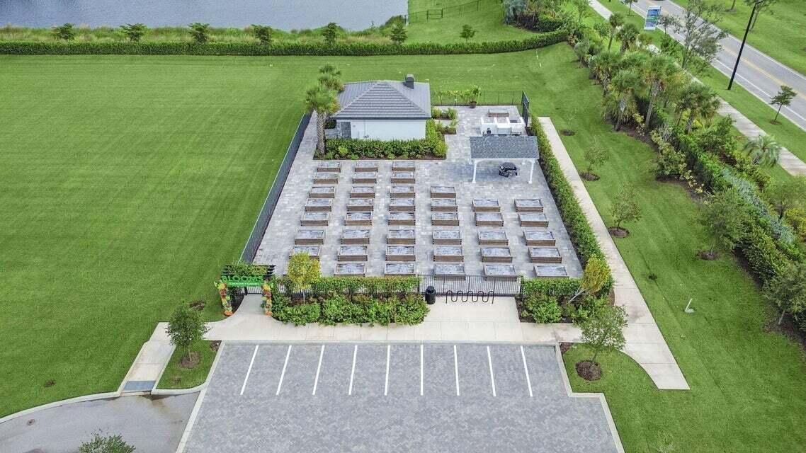 Riverland Amenities