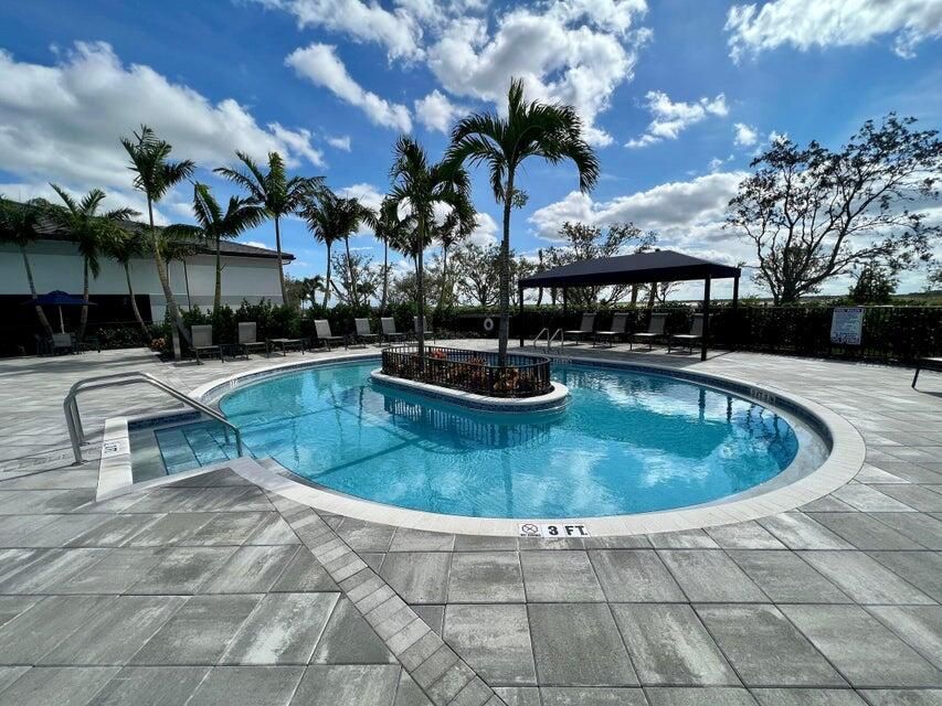 Riverland Amenities