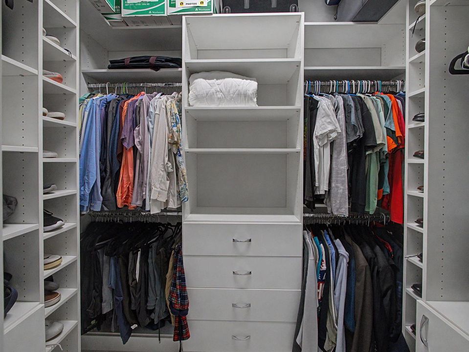 Master Walk In Closet