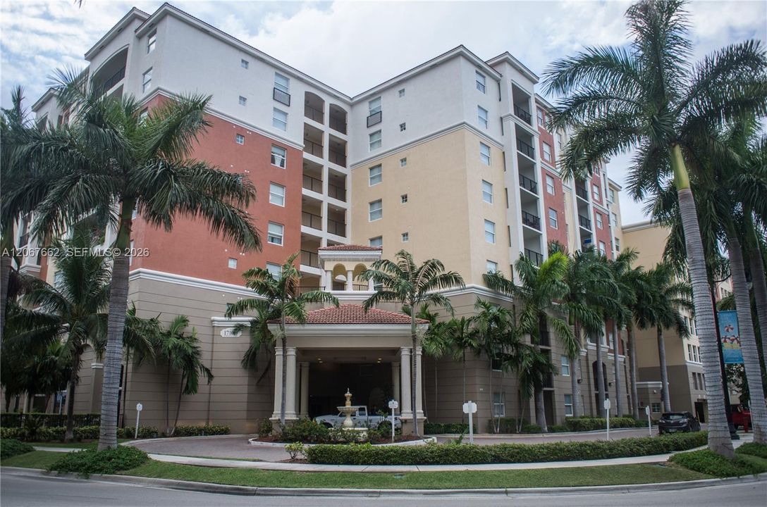 For Sale: $425,000 (2 beds, 2 baths, 1024 Square Feet)