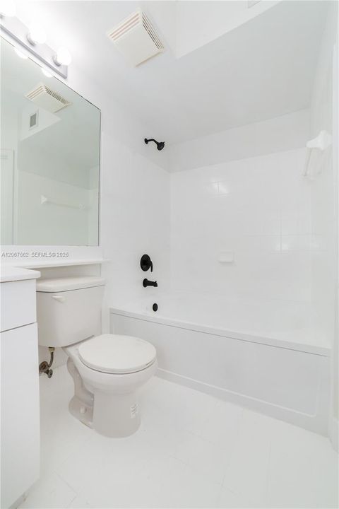 For Sale: $425,000 (2 beds, 2 baths, 1024 Square Feet)