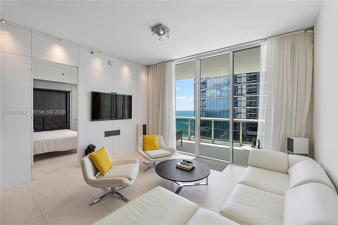 For Rent: $8,500 (3 beds, 3 baths, 1974 Square Feet)