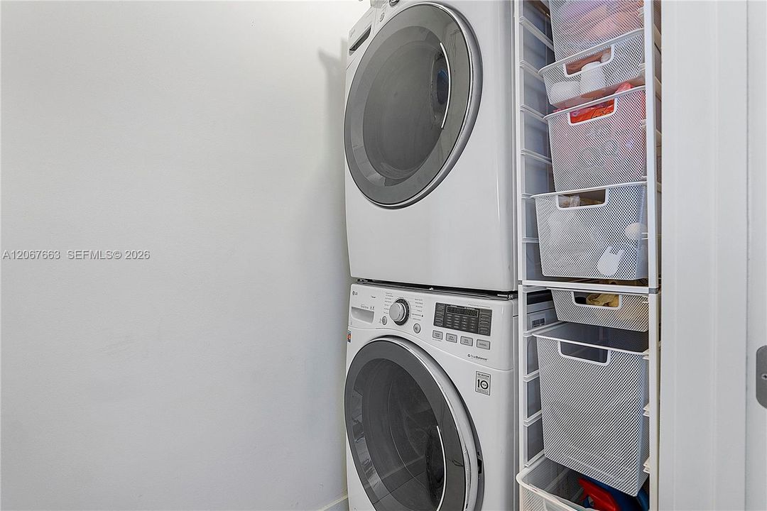 For Rent: $8,500 (3 beds, 3 baths, 1974 Square Feet)