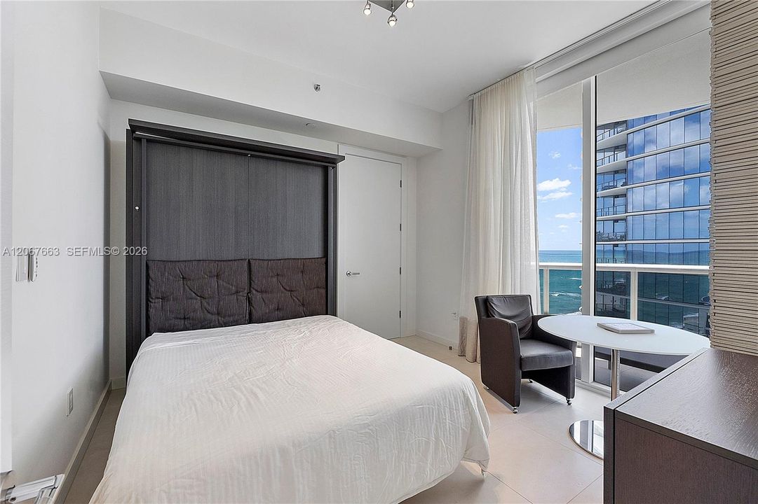 For Rent: $8,500 (3 beds, 3 baths, 1974 Square Feet)