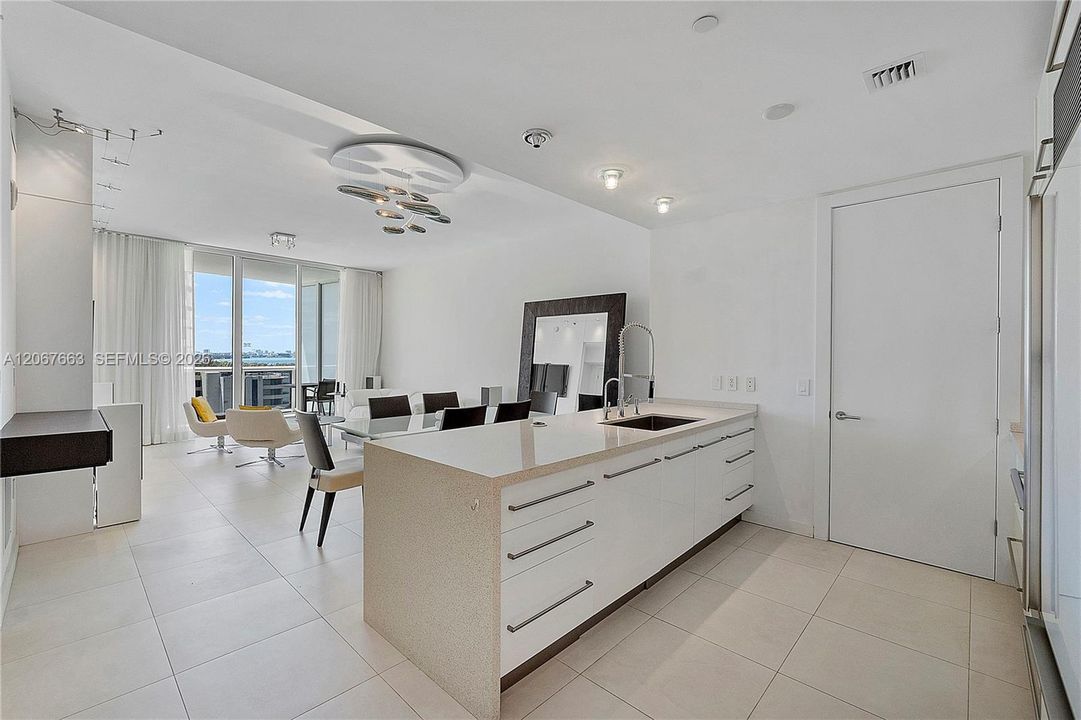 For Rent: $8,500 (3 beds, 3 baths, 1974 Square Feet)