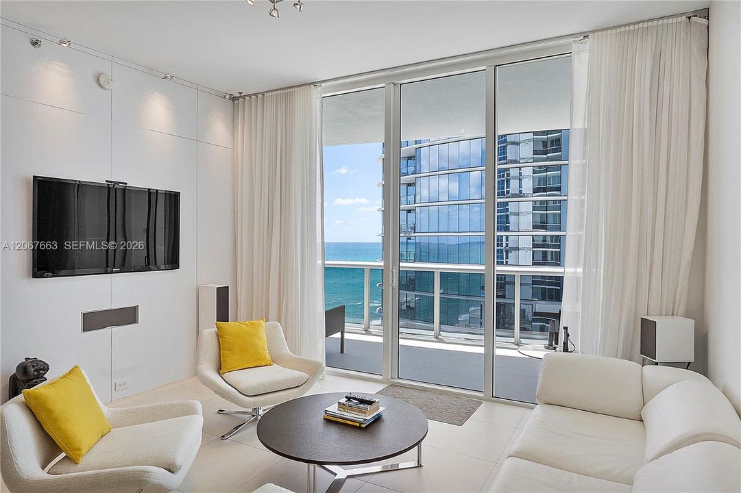 For Rent: $8,500 (3 beds, 3 baths, 1974 Square Feet)