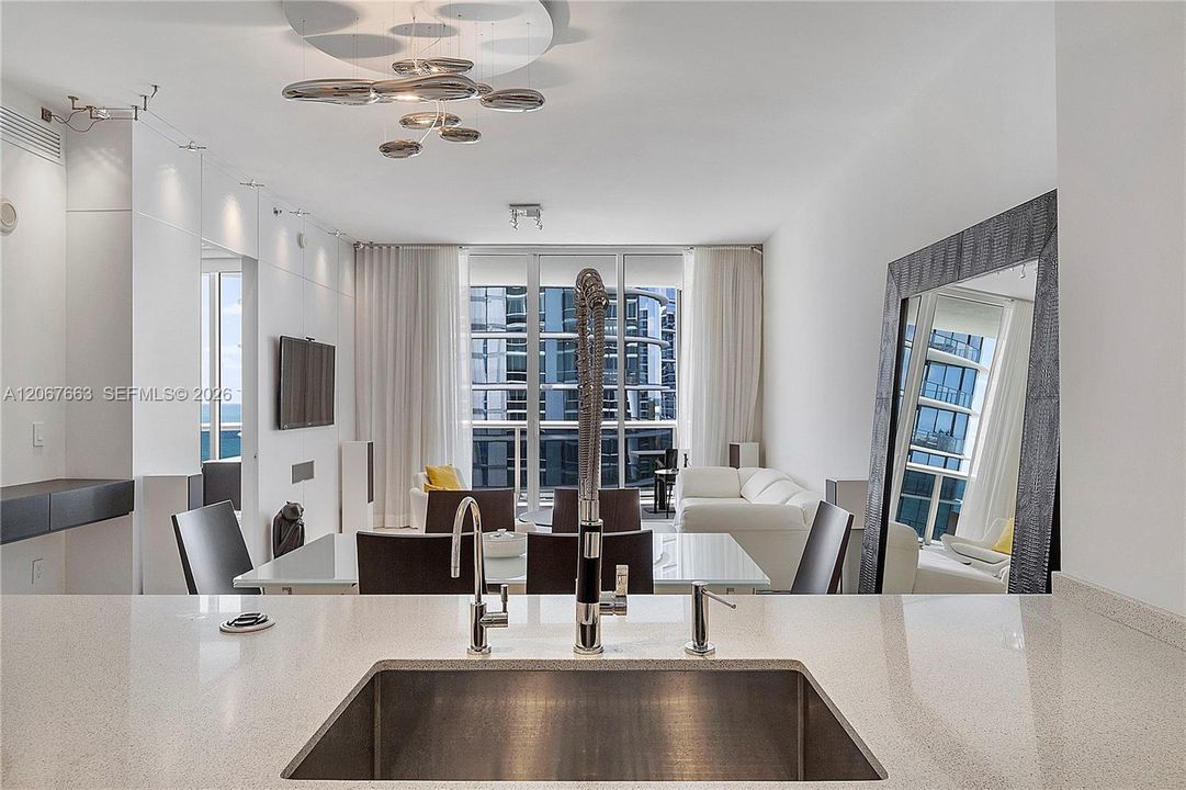 For Rent: $8,500 (3 beds, 3 baths, 1974 Square Feet)