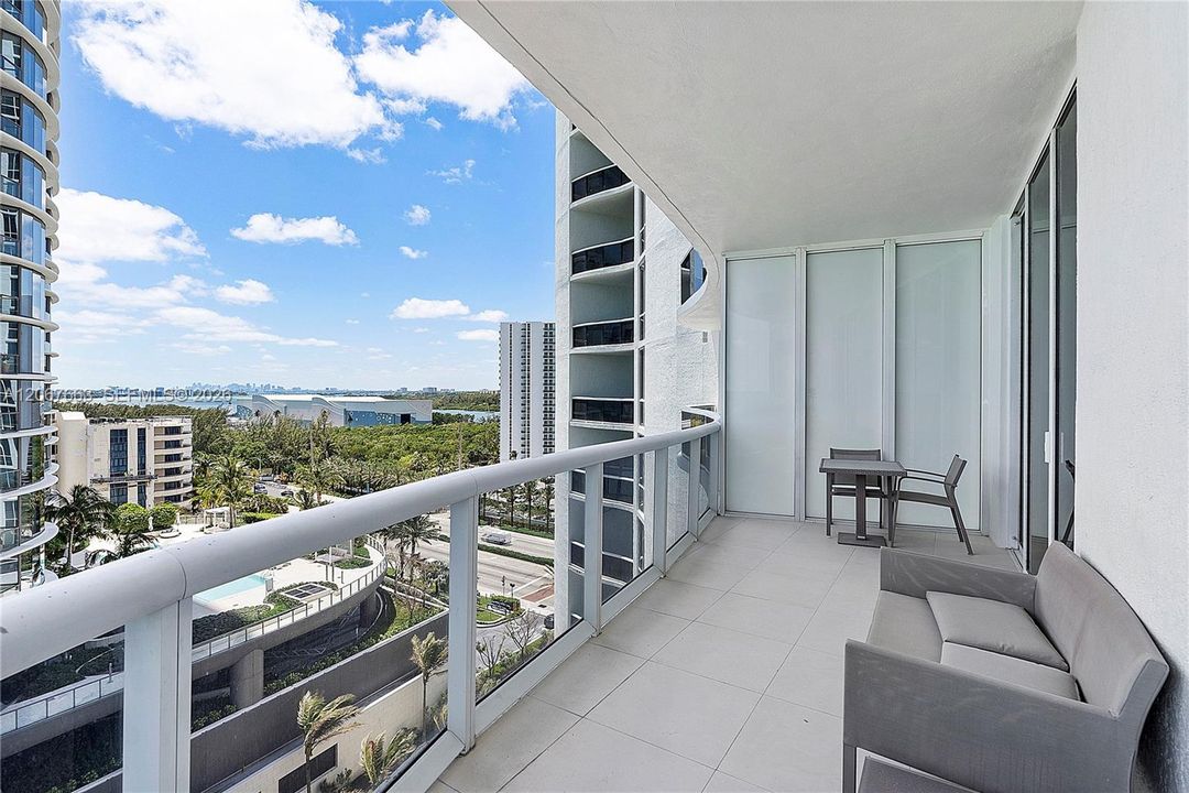 For Rent: $8,500 (3 beds, 3 baths, 1974 Square Feet)