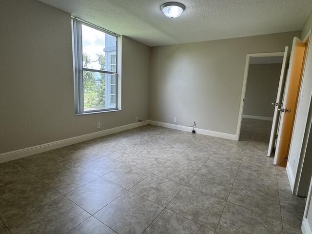 204U primary bedroom
