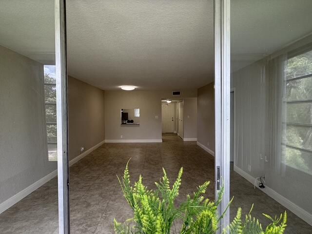 204U living patio