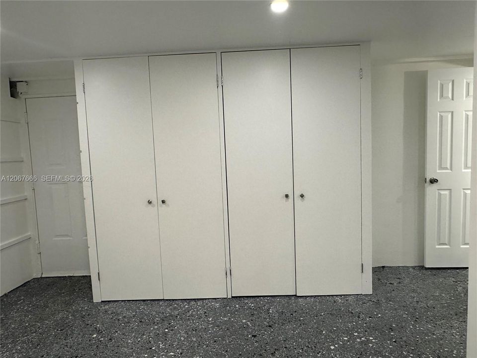В аренду: $1,600 (1 спален, 1 ванн, 2338 Квадратных фут)