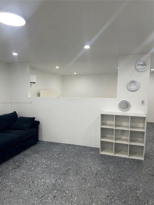 В аренду: $1,600 (1 спален, 1 ванн, 2338 Квадратных фут)