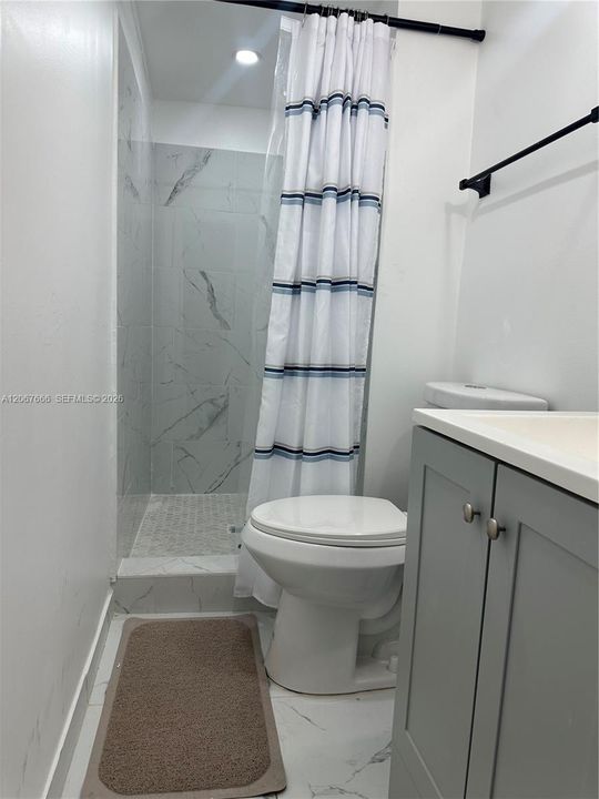 В аренду: $1,600 (1 спален, 1 ванн, 2338 Квадратных фут)