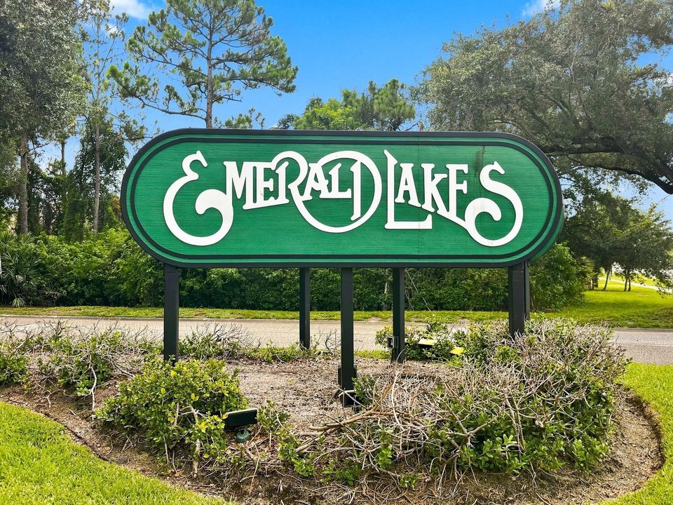 Emerald Lakes Villas