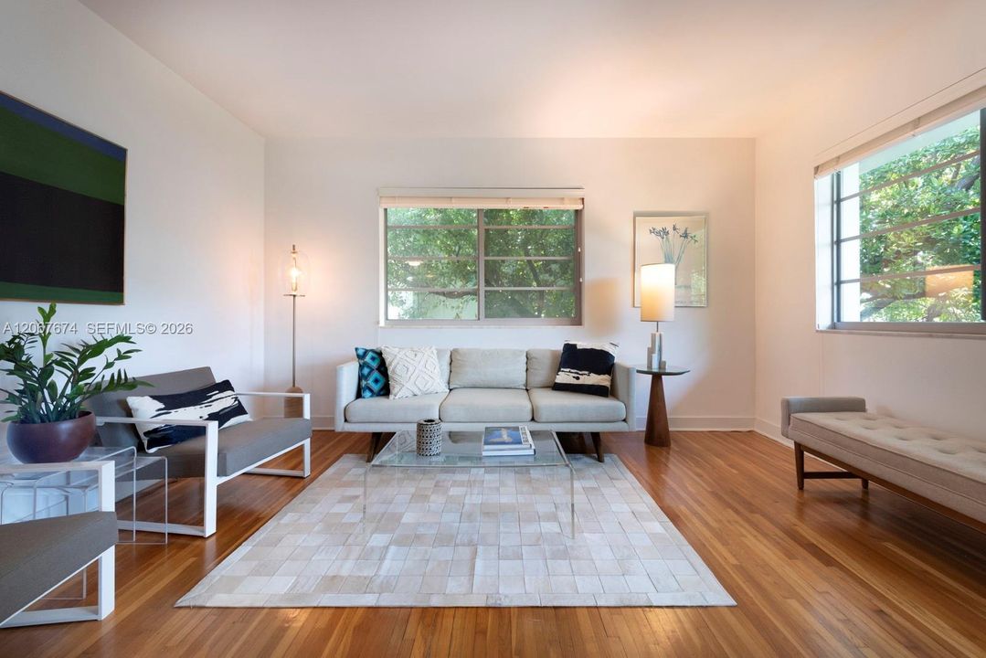 En Venta: $369,000 (1 camas, 1 baños, 637 Pies cuadrados)