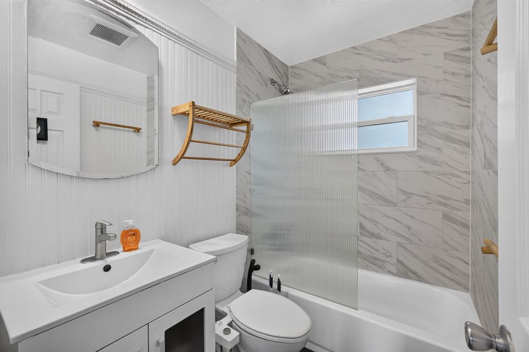 2nd Bathroom