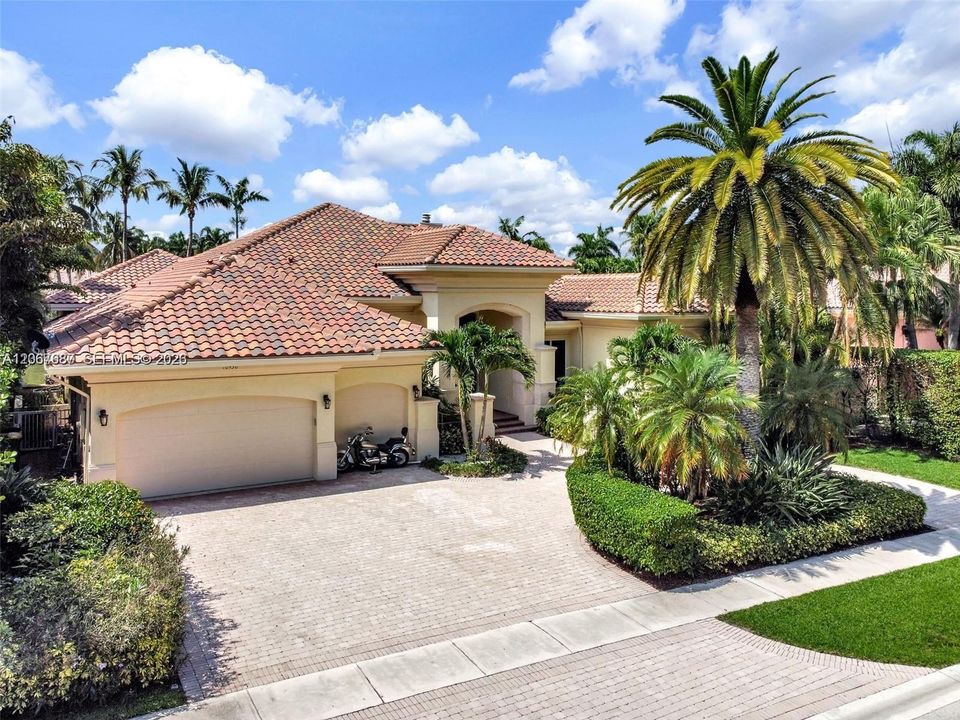 For Rent: $13,000 (4 beds, 3 baths, 3610 Square Feet)