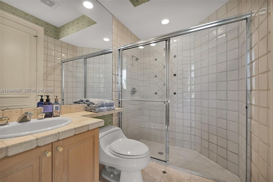 For Rent: $13,000 (4 beds, 3 baths, 3610 Square Feet)