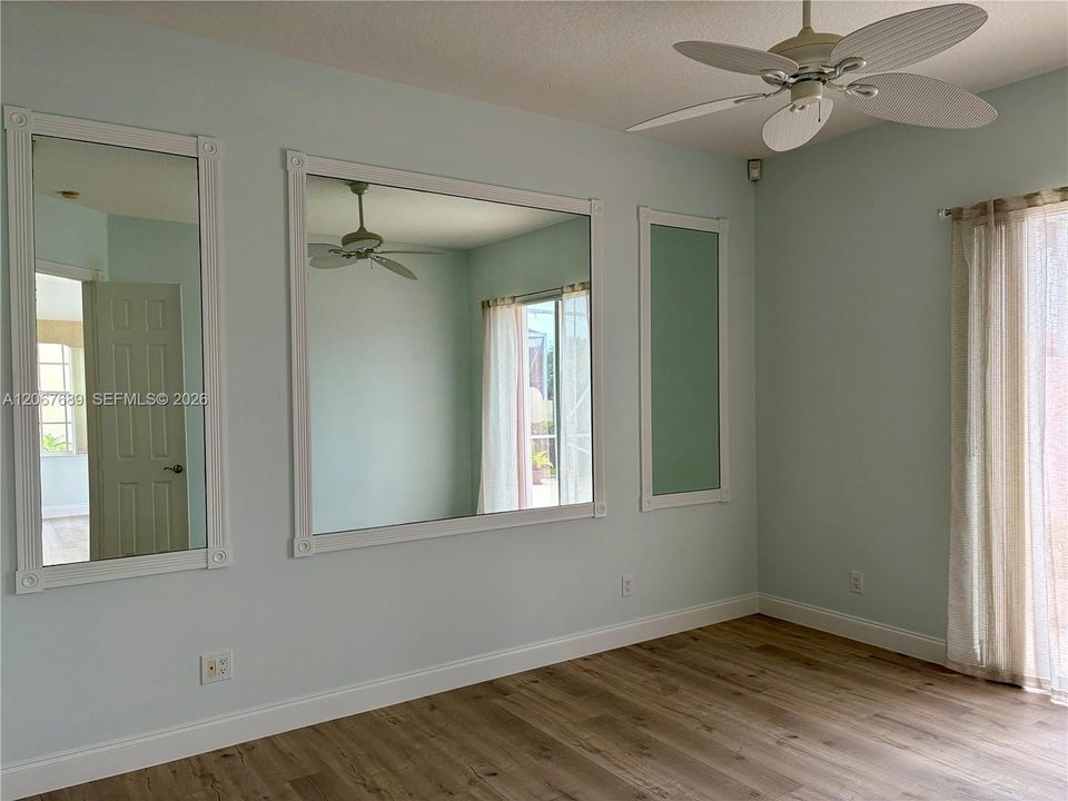 В аренду: $3,500 (3 спален, 2 ванн, 1688 Квадратных фут)