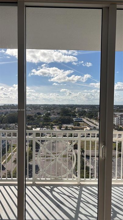 For Sale: $470,000 (2 beds, 2 baths, 1085 Square Feet)