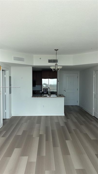 For Sale: $470,000 (2 beds, 2 baths, 1085 Square Feet)