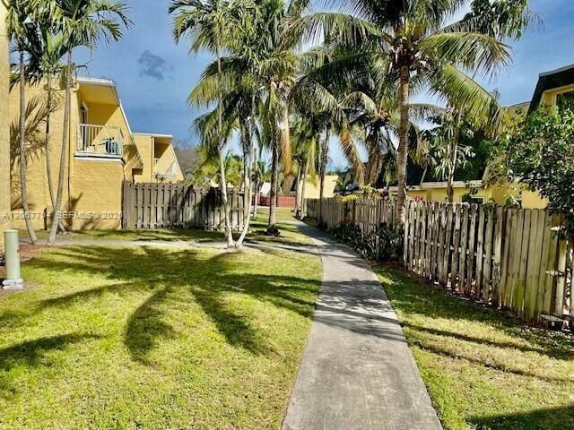 For Sale: $202,500 (2 beds, 1 baths, 1248 Square Feet)