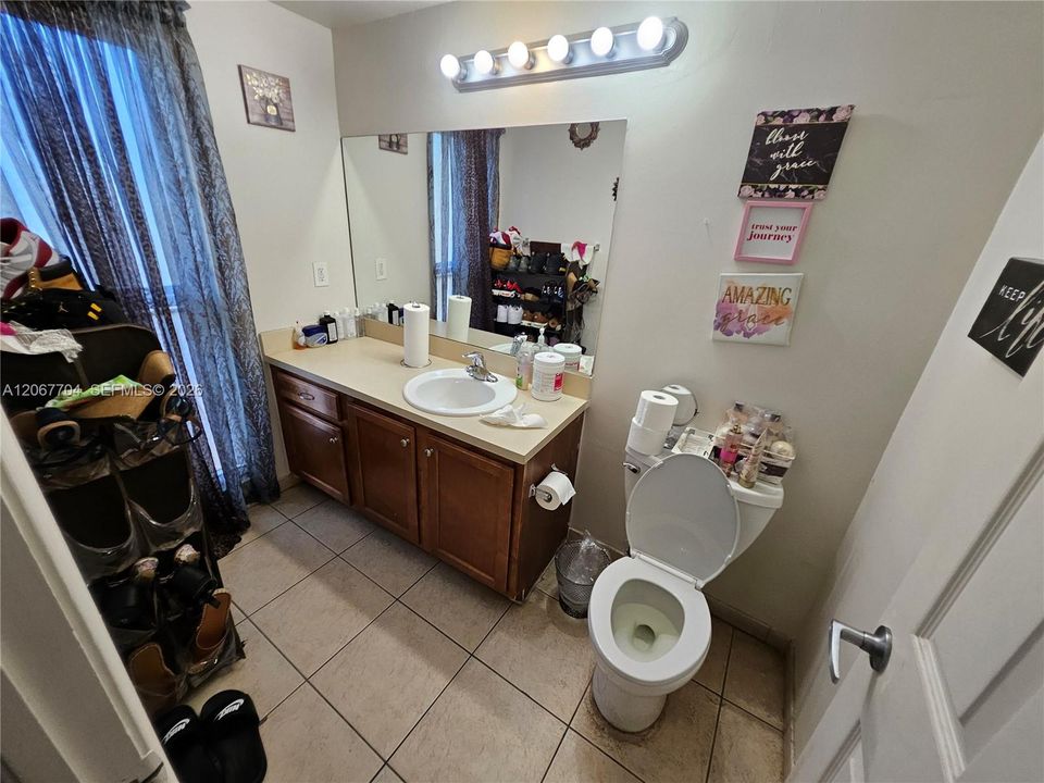 For Sale: $202,500 (2 beds, 1 baths, 1248 Square Feet)