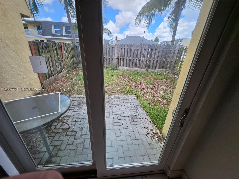 For Sale: $202,500 (2 beds, 1 baths, 1248 Square Feet)