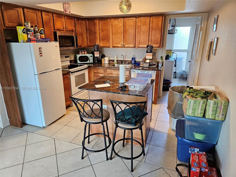 For Sale: $202,500 (2 beds, 1 baths, 1248 Square Feet)