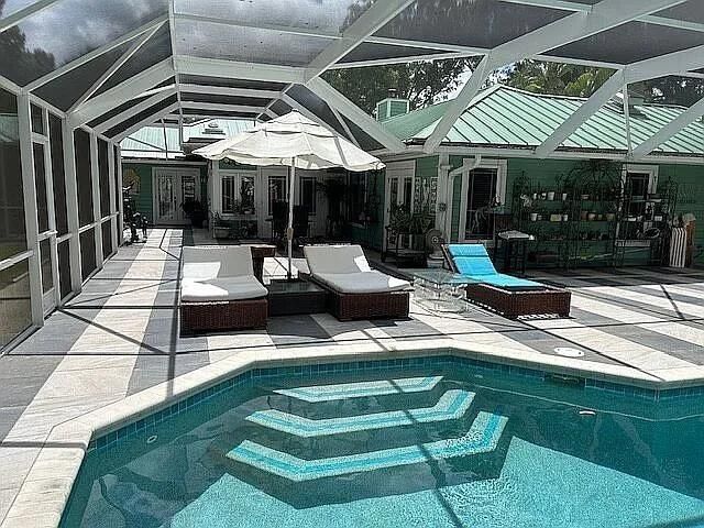 02_Pool_Deck