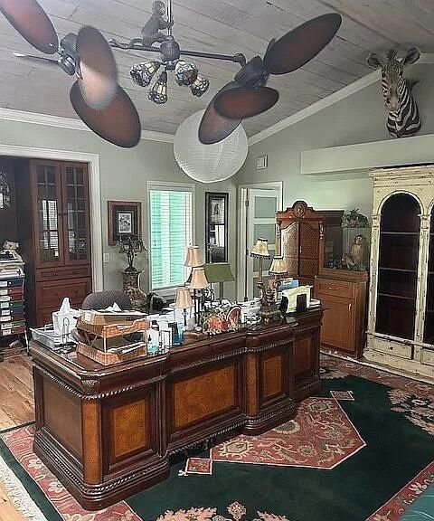 10_Office_Den