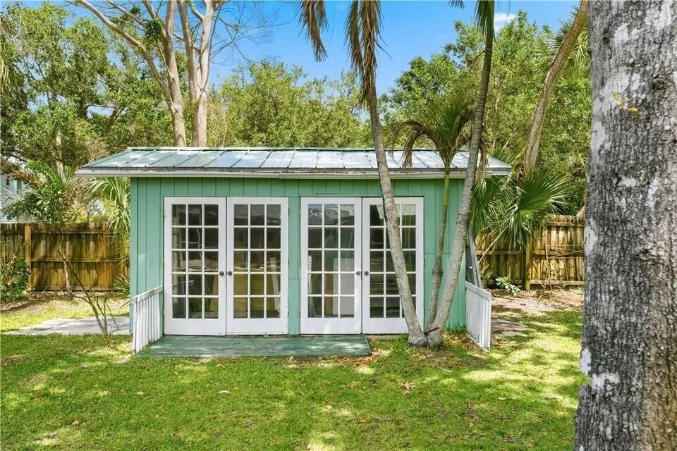 11_Backyard_Shed