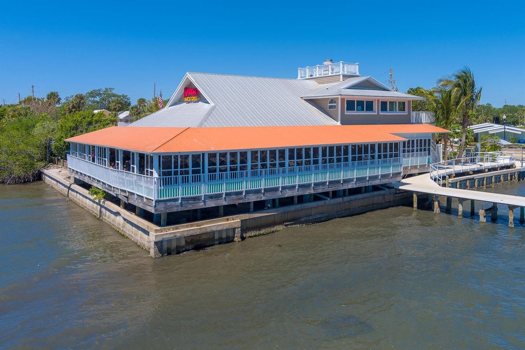806 Indian River Dr, Sebastian, FL 32958