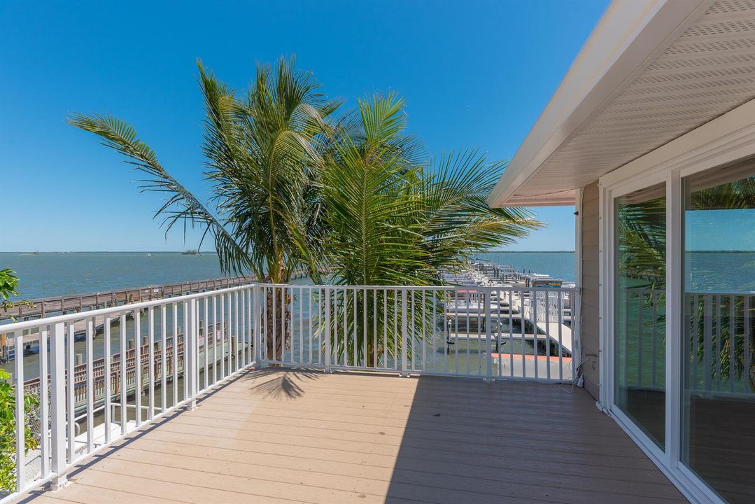 806 Indian River Dr, Sebastian, FL 32958